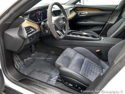 Used 2022 Audi e-tron GT Premium Plus image 13