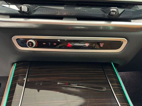 Used 2026 BMW X5 xDrive40i image 9