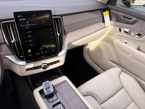 New 2026 Volvo XC90 T8 Ultra w/ Protection Package AWD/4WD image 23