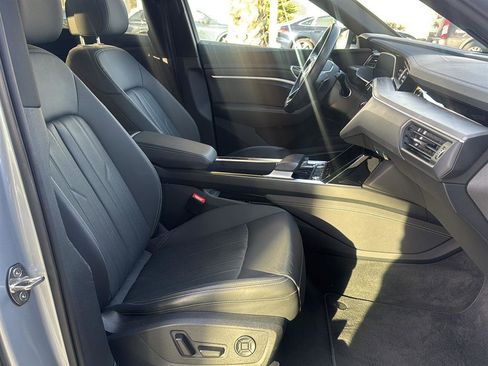 Used 2023 Audi e-tron Premium Plus w/ Premium Plus Package image 13