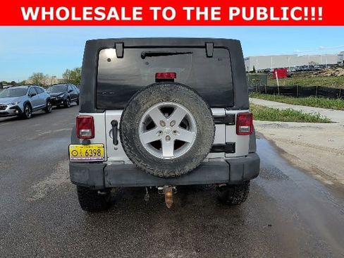 Used 2012 Jeep Wrangler Unlimited Sport image 4