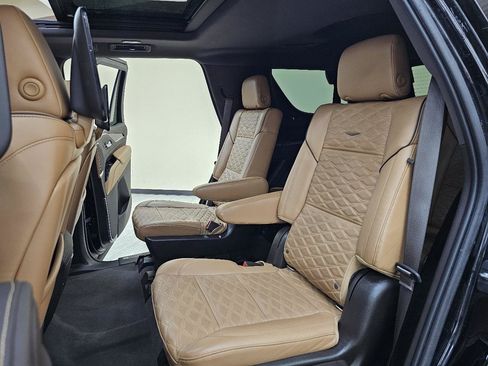 Used 2021 Cadillac Escalade Premium Luxury RWD image 26