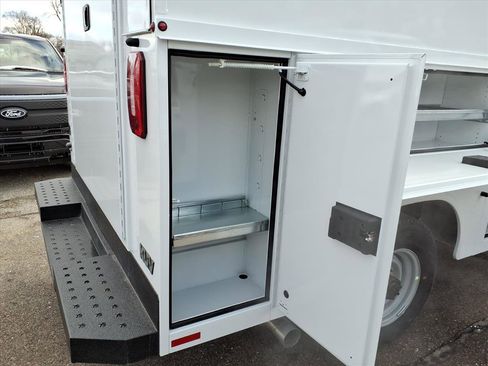 Used 2026 Ford E-350 and Econoline 350 Super Duty w/ Power Equipment Group image 27