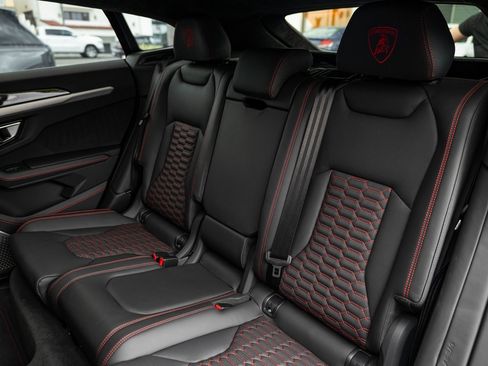Used 2020 Lamborghini Urus image 6