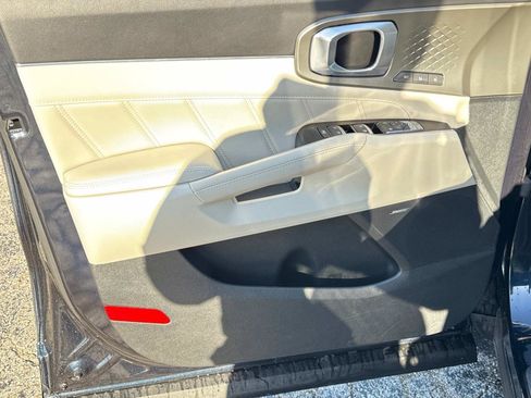 Used 2022 Kia Sorento SX Prestige image 16