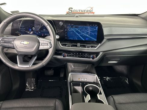Used 2025 Chevrolet Equinox LT w/ Convenience Package II FWD image 18