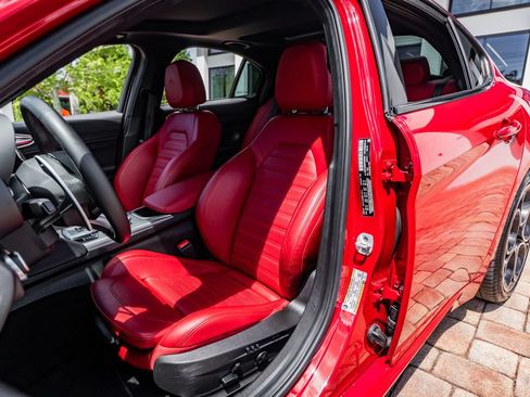 Used 2024 Alfa Romeo Giulia Veloce RWD image 19