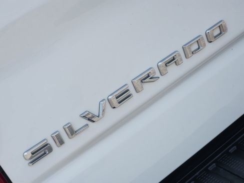 Used 2022 Chevrolet Silverado 1500 LTZ w/ Z71 Off-Road Package AWD/4WD image 12