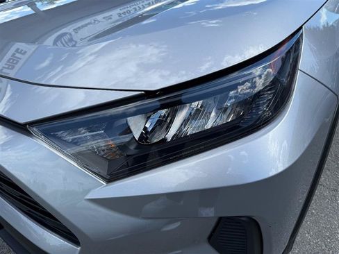 Used 2021 Toyota RAV4 LE AWD/4WD image 14