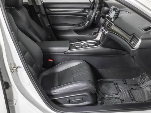 Used 2020 Honda Accord Touring image 46