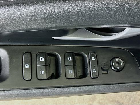 Used 2021 Hyundai Elantra SEL w/ Convenience Package image 20