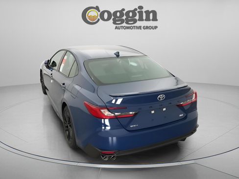 Used 2026 Toyota Camry SE FWD image 11