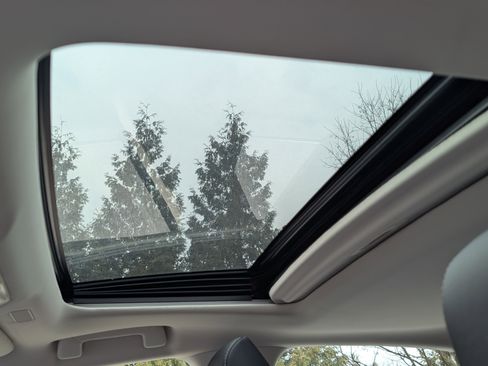 Used 2019 Lexus ES 300h w/ Premium Package image 15