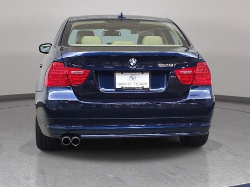 Used 2011 BMW 328i xDrive Sedan AWD/4WD image 7