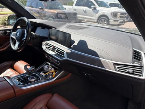Used 2022 BMW X7 M50i AWD/4WD image 33