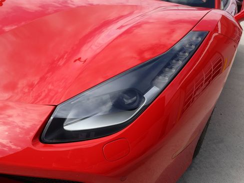 Used 2019 Ferrari 488 Spider RWD image 21