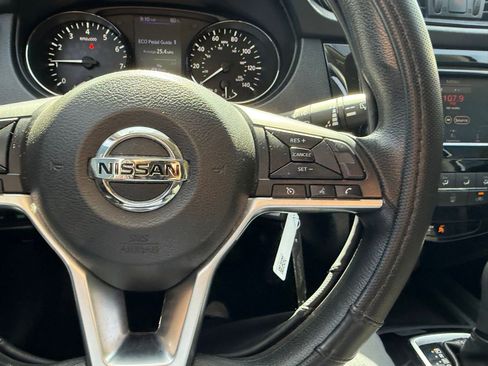 Used 2020 Nissan Rogue S FWD image 19