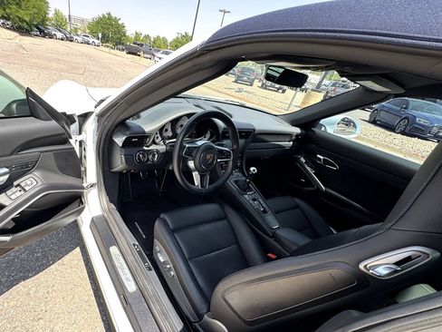 Used 2019 Porsche 911 Targa 4 AWD/4WD image 24