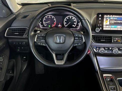 Used 2018 Honda Accord Touring image 15