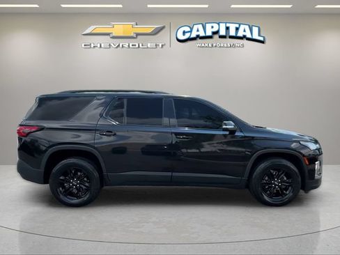 Used 2022 Chevrolet Traverse LT FWD image 6