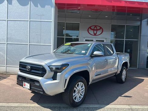 Certified 2025 Toyota Tacoma SR5 RWD image 4