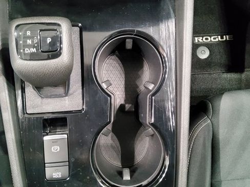 Used 2023 Nissan Rogue S image 30