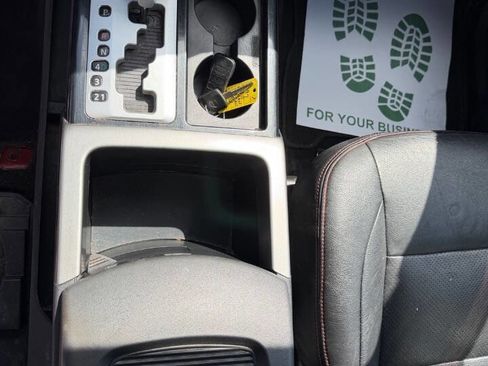 Used 2015 Nissan Titan SV w/ SV Value Truck Package image 15