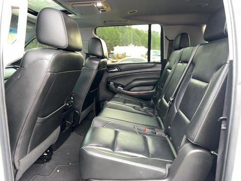 Used 2019 Chevrolet Suburban LT image 31