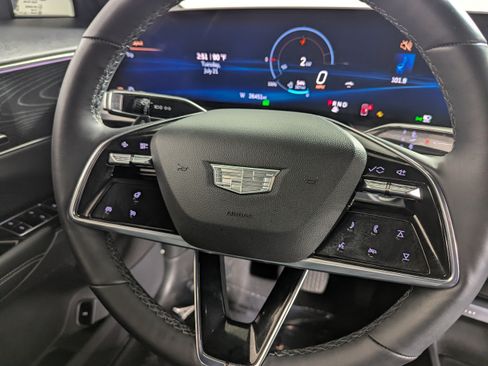 Used 2024 Cadillac Lyriq Luxury RWD image 24
