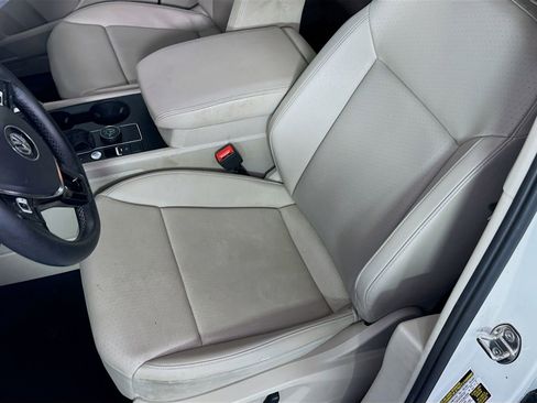 Used 2019 Volkswagen Atlas SE w/ Towing Package AWD/4WD image 18
