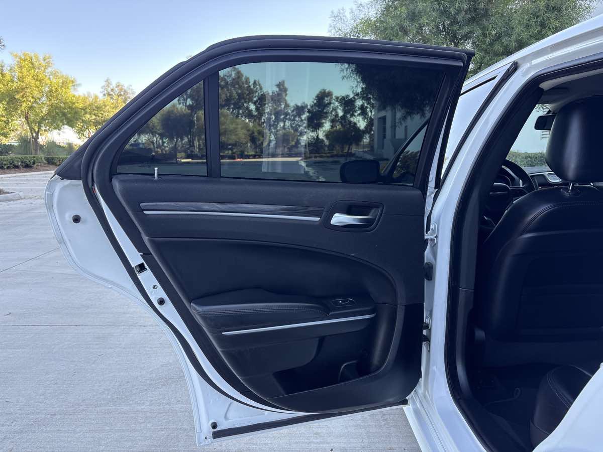 Used 2022 Chrysler 300 Touring L RWD image 11