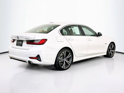 Used 2022 BMW 330e xDrive w/ Convenience Package image 9