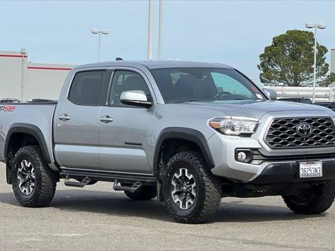 Certified 2022 Toyota Tacoma TRD Off-Road w/ Black Out Package (TMS) image 5