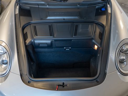 Used 2010 Porsche 911 Turbo image 4