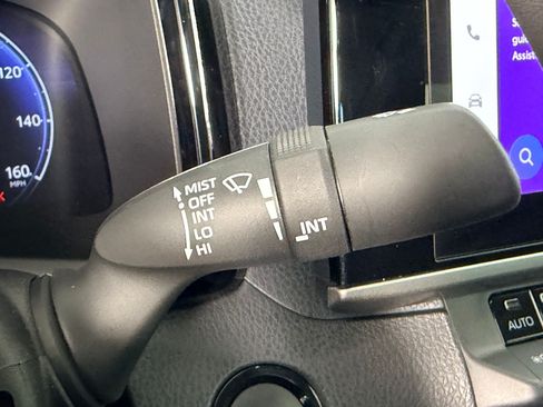 Used 2025 Toyota Camry XLE FWD image 23