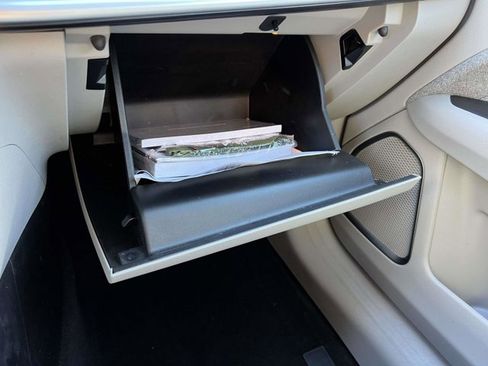 Certified 2022 Jeep Compass Latitude w/ Convenience Group image 34