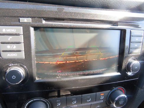 Used 2018 Nissan Rogue S image 30