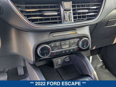 Certified 2022 Ford Escape Titanium w/ Class II Trailer Tow Package image 17