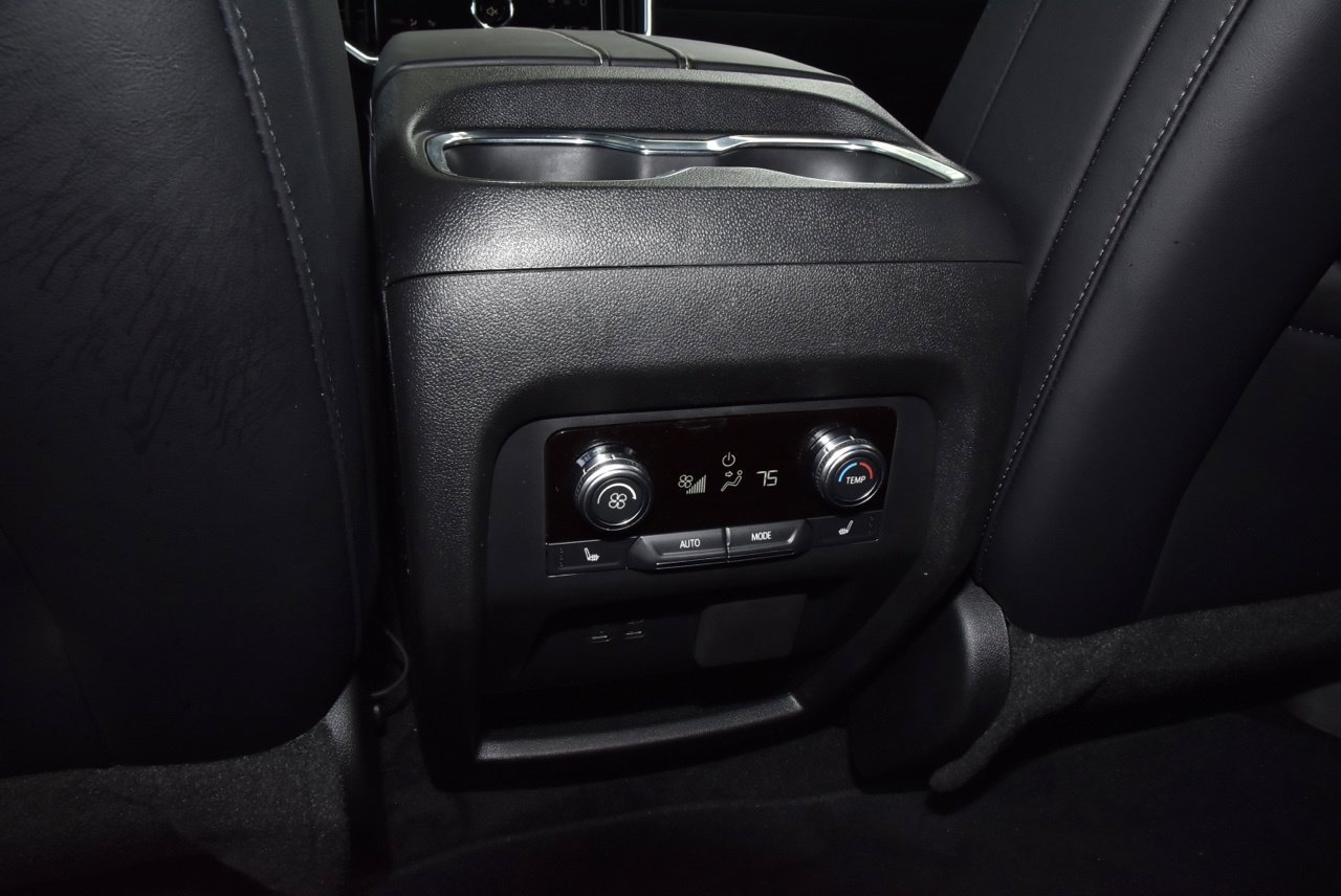 Used 2026 GMC Acadia Elevation w/ Elevation Premium Package FWD image 19