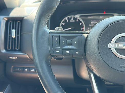 Used 2024 Nissan Pathfinder SL w/ SL Premium Package AWD/4WD image 16