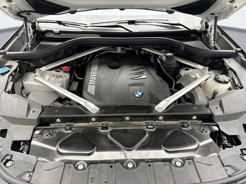 Used 2025 BMW X5 xDrive40i w/ M Sport Package AWD/4WD image 29
