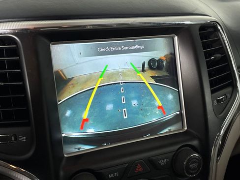 Used 2018 Jeep Grand Cherokee Summit image 19