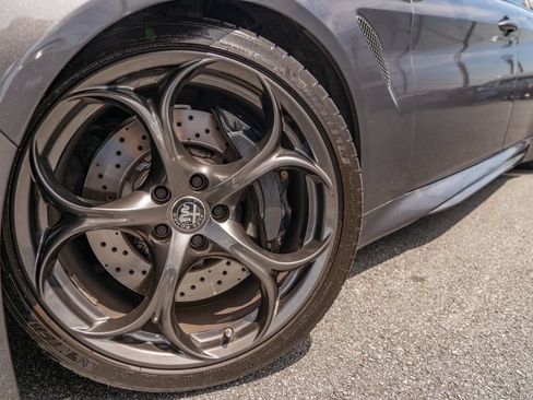 Used 2018 Alfa Romeo Giulia Quadrifoglio RWD image 3