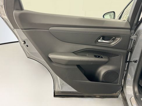 Used 2024 Nissan Ariya AWD image 28