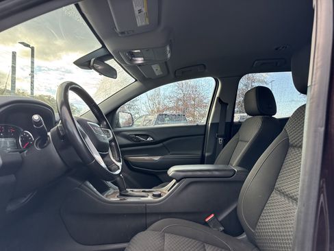 Used 2018 GMC Acadia SLE w/ LPO, Floor Liner Package image 12