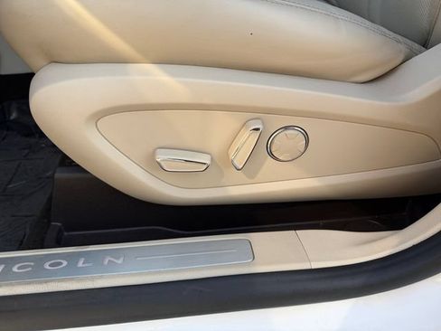 Used 2019 Lincoln MKC Select w/ Select Plus Package FWD image 28