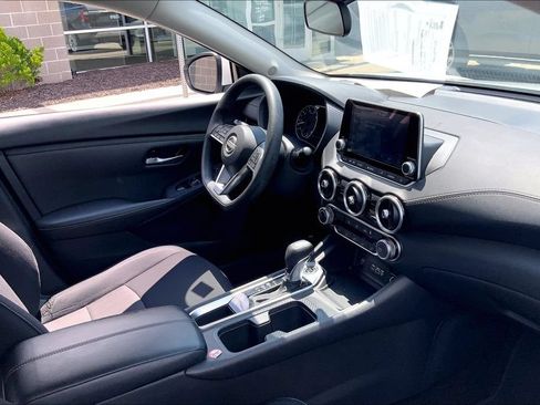 Used 2024 Nissan Sentra SV FWD image 8