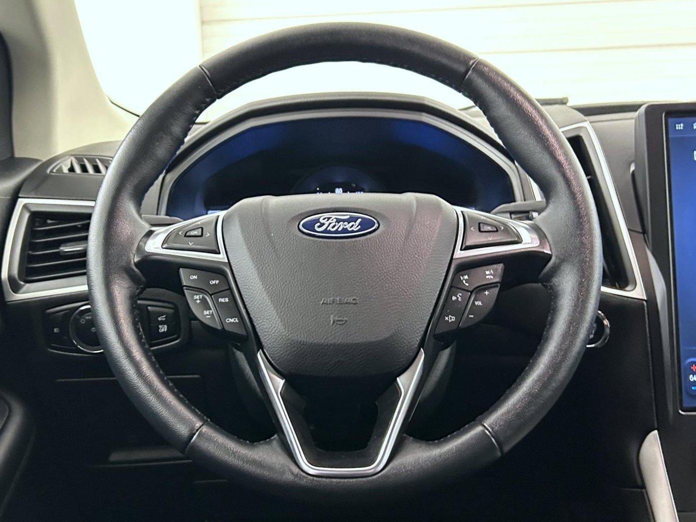 Used 2024 Ford Edge SEL w/ Convenience Package AWD/4WD image 11