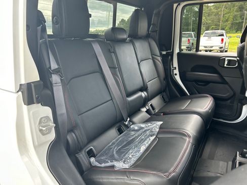Used 2025 Jeep Gladiator Rubicon AWD/4WD image 20