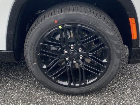 New 2025 Jeep Wagoneer L Series II w/ Convenience Group I image 11